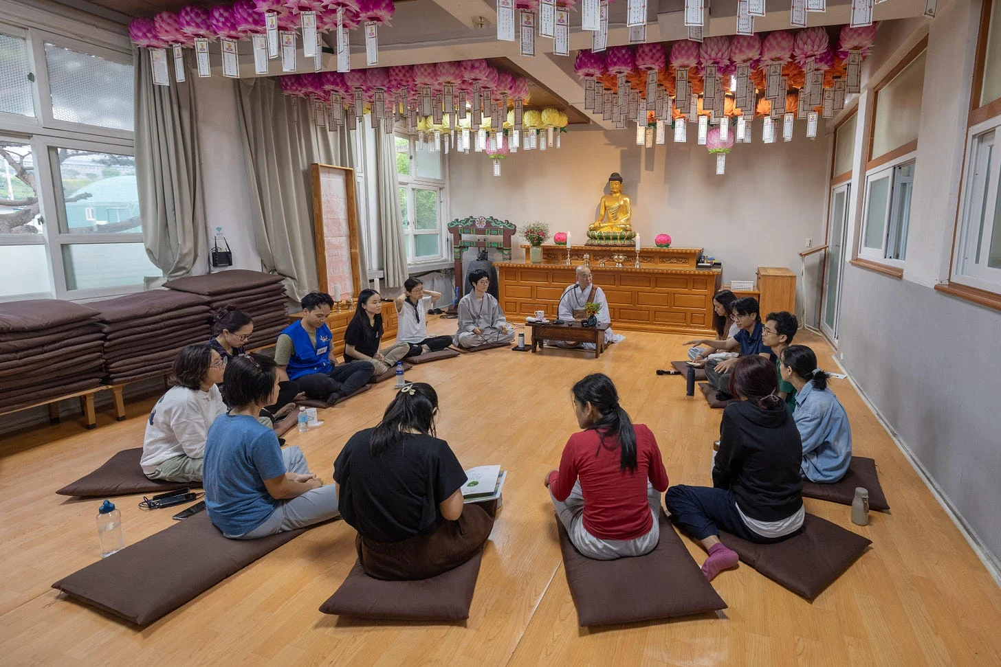 Trò chuyện thân mật cùng thiền sư Pomnyun Sunim trong Vcil Travel School Hàn Quốc 2024